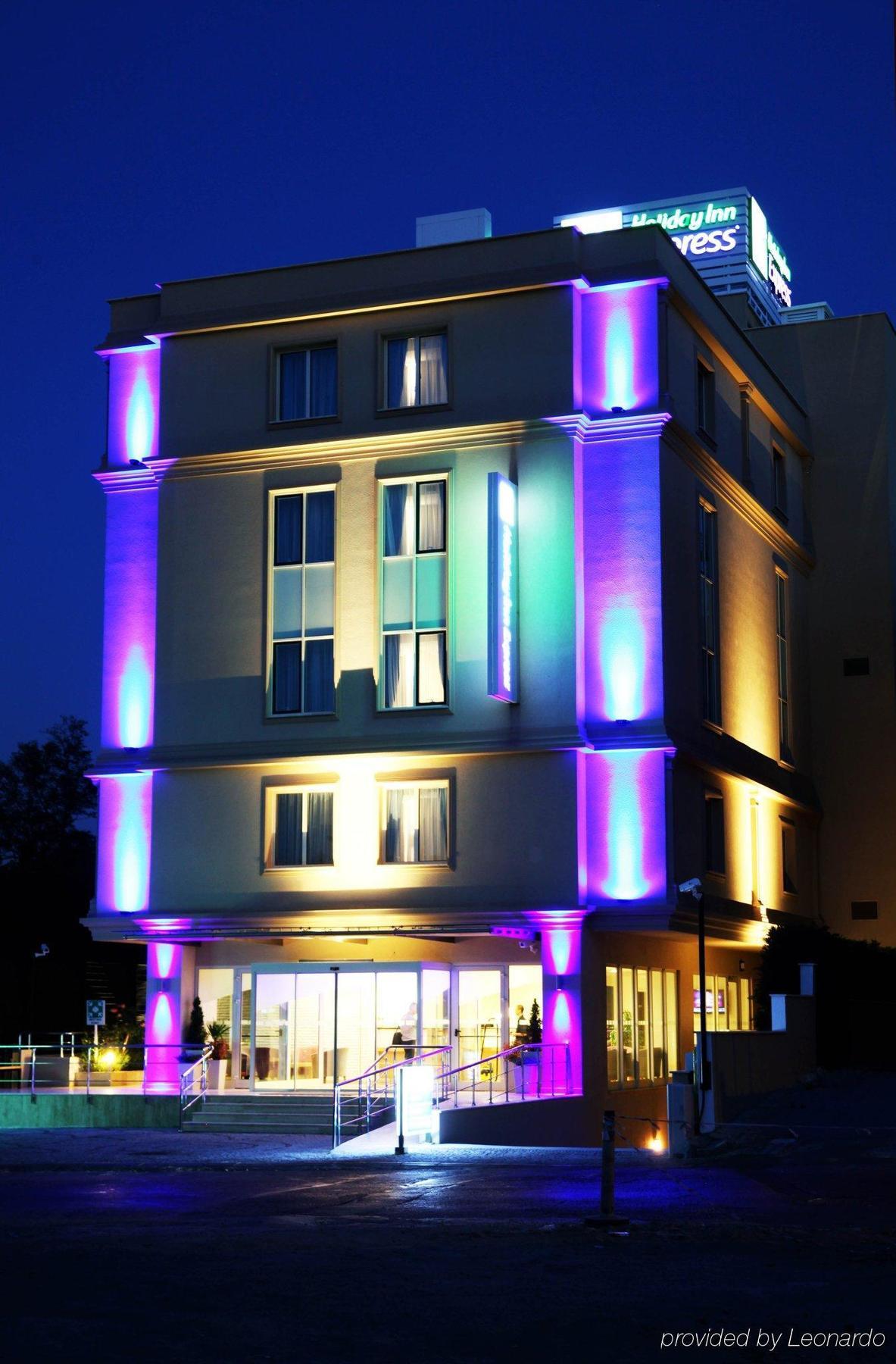 Holiday Inn Express Istanbul-Altunizade By Ihg Buitenkant foto