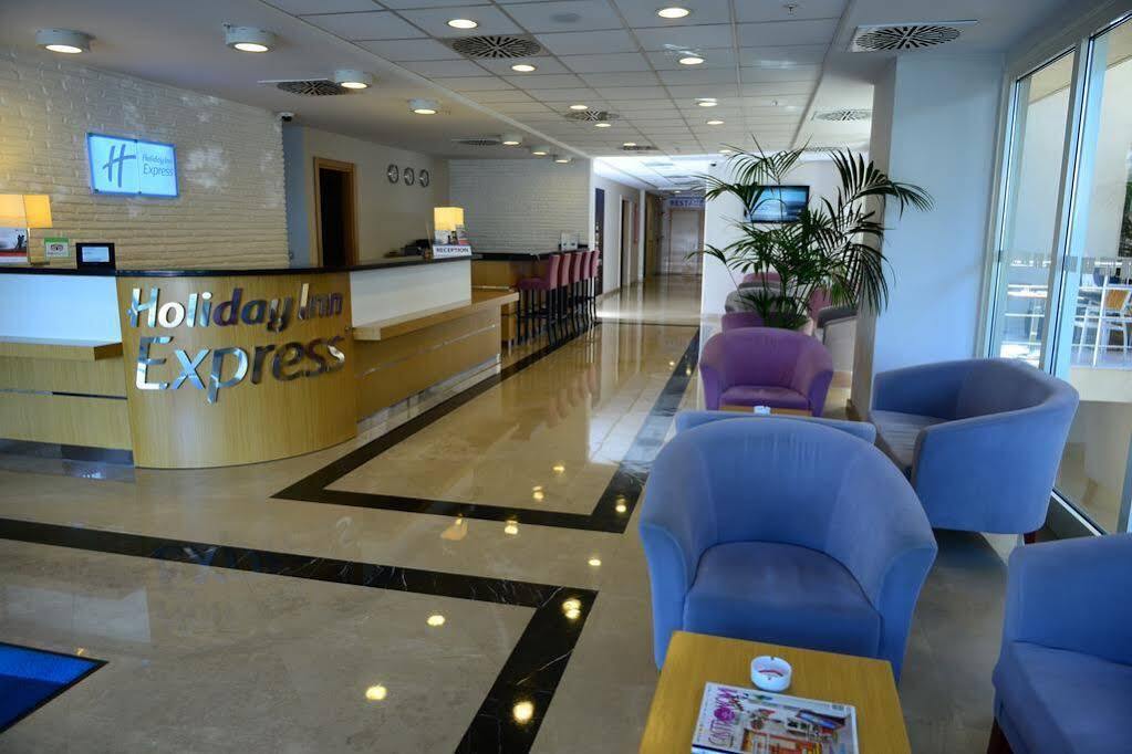 Holiday Inn Express Istanbul-Altunizade By Ihg Buitenkant foto
