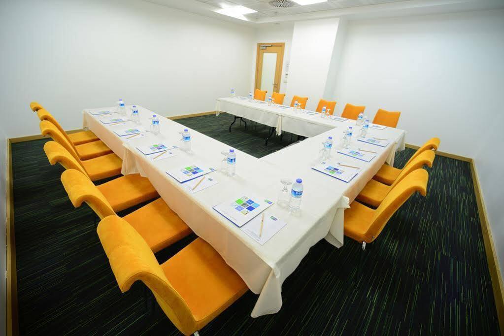 Holiday Inn Express Istanbul-Altunizade By Ihg Buitenkant foto
